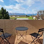 Spacious 2-bedroom Near Pordenone, Quiet Area アパート
