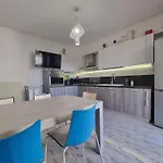 Spacious 2-bedroom Near Pordenone, Quiet Area