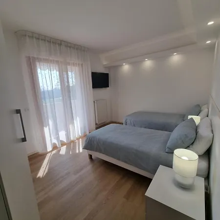 Apartman Casa Raut - Spacious 2-bedroom Or 3-bedroom Near Pordenone And Aviano - Quiet Area