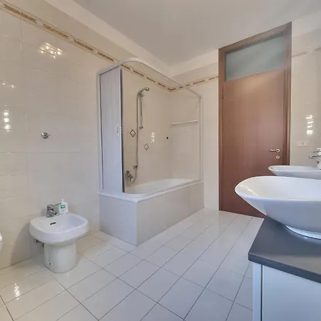 Casa Raut - Spacious 2-bedroom Or 3-bedroom Near Pordenone And Aviano - Quiet Area Apartman