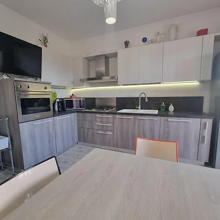 Casa Raut - Spacious 2-bedroom Or 3-bedroom Near Pordenone And Aviano - Quiet Area